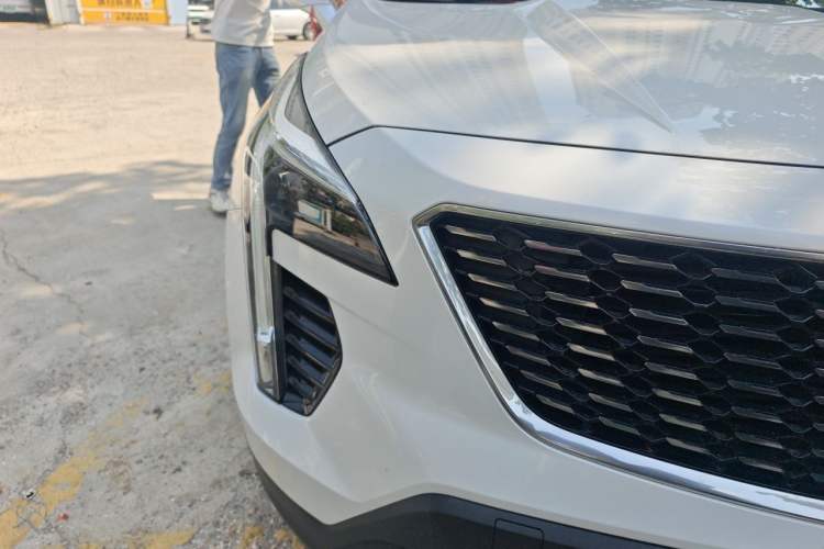 Used Cadillac XT4 2021 28T Two-Wheel Drive Luxury Version Right Front Headlight