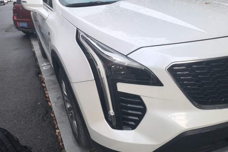 Used Cadillac XT4 2021 28T Two-Wheel Drive Luxury Version Right Front Headlight