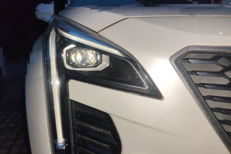 Used Cadillac XT4 2021 28T Two-Wheel Drive Leading Version Right Front Headlight