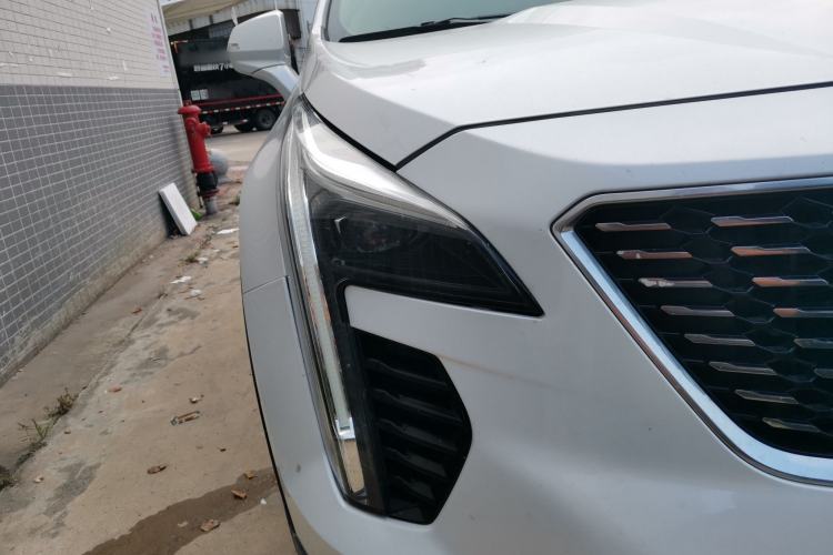 Used Cadillac XT4 2021 28T Two-Wheel Drive Luxury Version Right Front Headlight