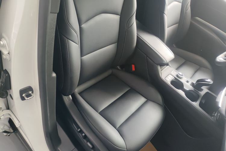 Used Cadillac XT4 2021 28T Two-Wheel Drive Luxury Version Right Front Seat