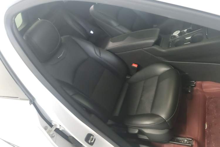Used Cadillac XT4 2021 28T Two-Wheel Drive Tech Edition Right Front Seat