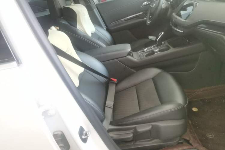 Used Cadillac XT4 2021 28T Two-Wheel Drive Tech Edition Right Front Seat