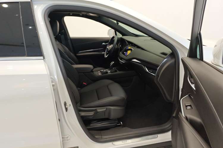 Used Cadillac XT4 2021 28T Two-Wheel Drive Tech Edition Right Front Seat