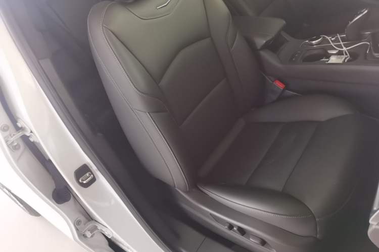 Used Cadillac XT4 2021 28T Two-Wheel Drive Leading Version Right Front Seat