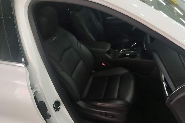 Used Cadillac XT4 2021 28T Two-Wheel Drive Leading Version Right Front Seat