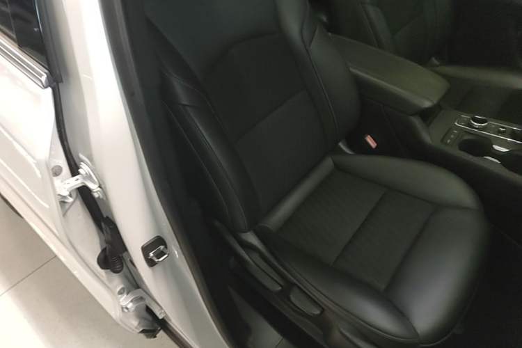 Used Cadillac XT4 2021 28T Two-Wheel Drive Tech Edition Right Front Seat