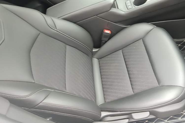 Used Cadillac XT4 2021 28T Two-Wheel Drive Tech Edition Right Front Seat