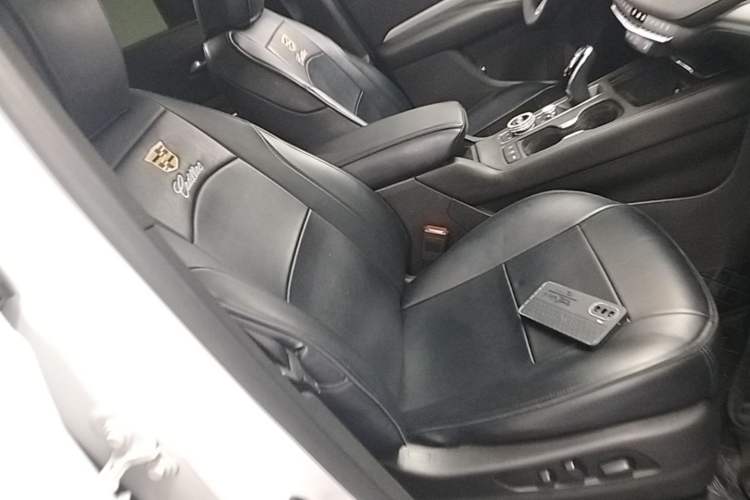Used Cadillac XT4 2021 28T Two-Wheel Drive Leading Version Right Front Seat