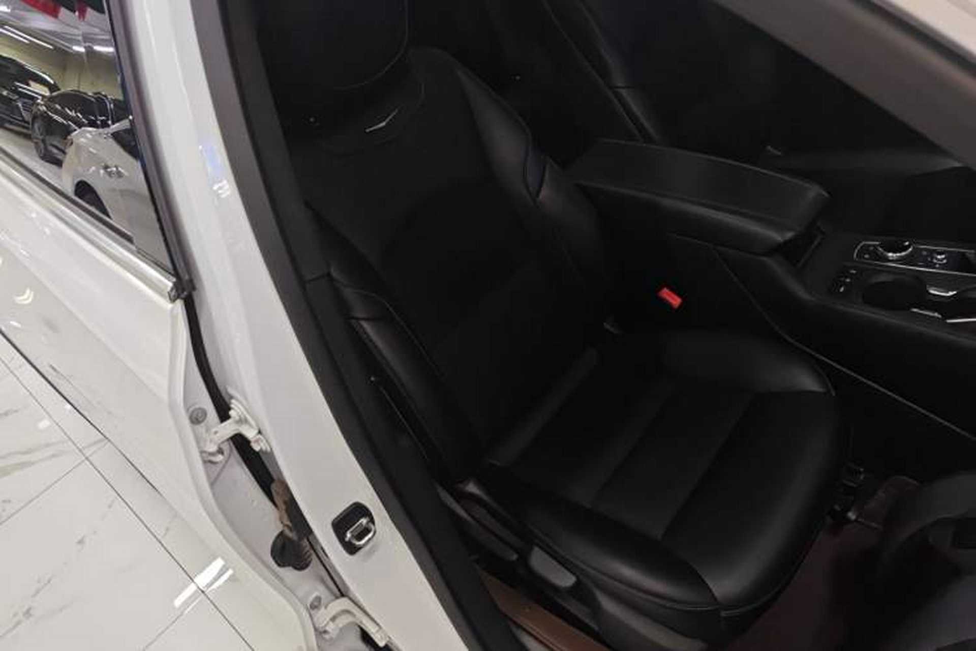 Used Cadillac XT4 2021 28T Two-Wheel Drive Tech Edition Right Front Seat