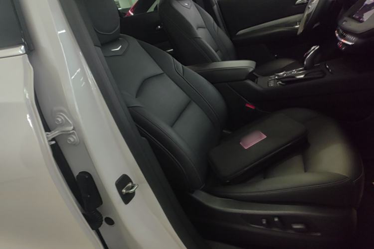 Used Cadillac XT4 2021 28T Two-Wheel Drive Leading Version Right Front Seat