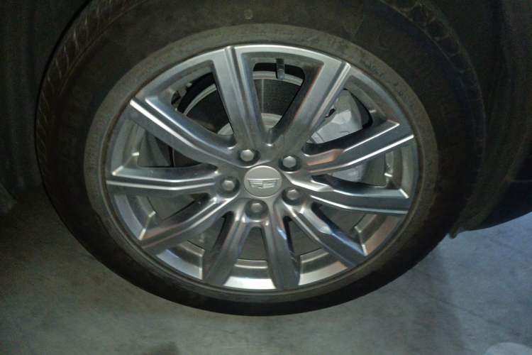 Used Cadillac XT4 2021 28T Two-Wheel Drive Leading Version Right Front Wheel Hub