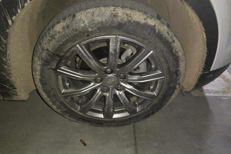 Used Cadillac XT4 2021 28T Two-Wheel Drive Leading Version Right Front Wheel Hub