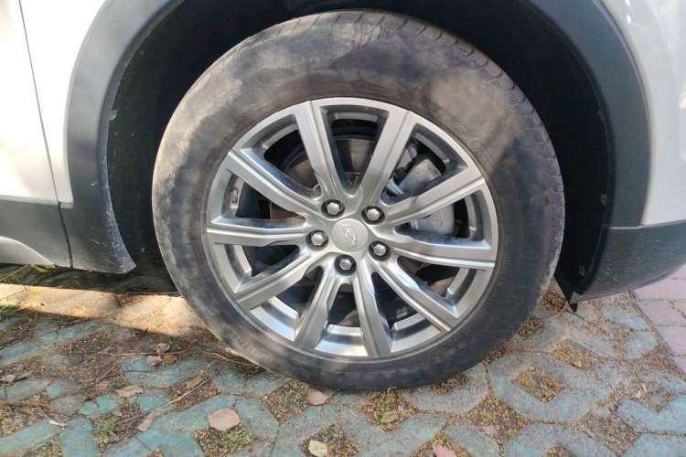 Used Cadillac XT4 2021 28T Two-Wheel Drive Leading Version Right Front Wheel Hub