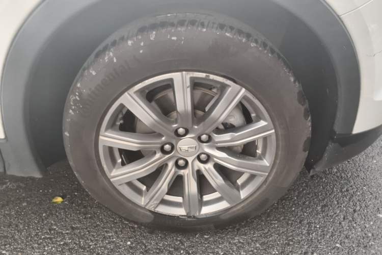 Used Cadillac XT4 2021 28T Two-Wheel Drive Leading Version Right Front Wheel Hub