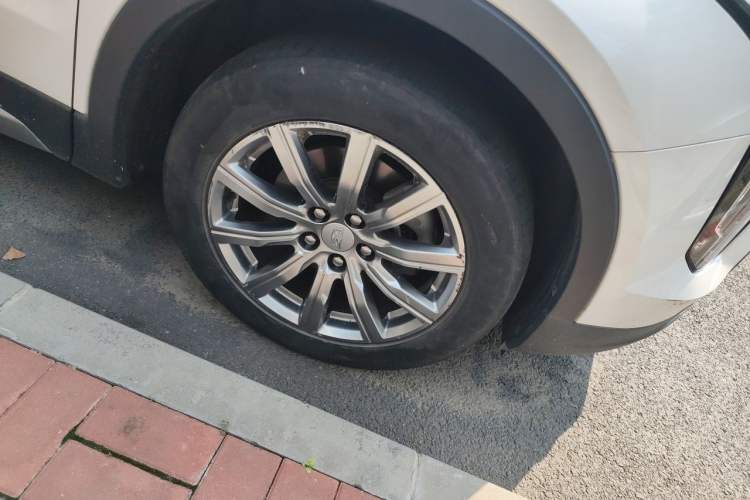Used Cadillac XT4 2021 28T Two-Wheel Drive Leading Version Right Front Wheel Hub
