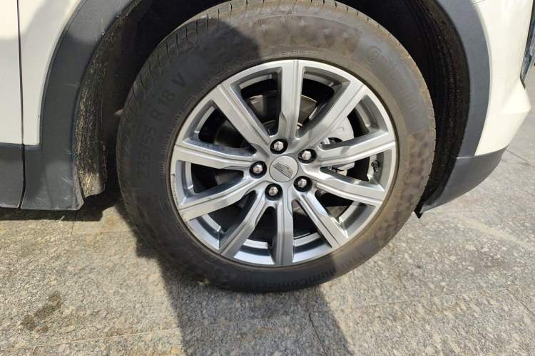 Used Cadillac XT4 2021 28T Two-Wheel Drive Leading Version Right Front Wheel Hub