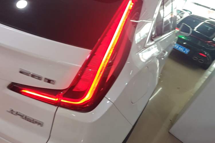 Used Cadillac XT4 2021 28T Two-Wheel Drive Leading Version Right Rear Taillight