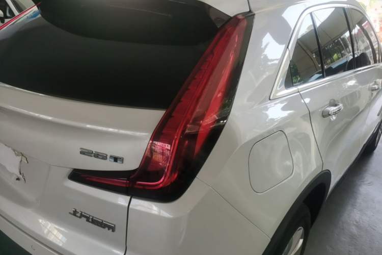 Used Cadillac XT4 2021 28T Two-Wheel Drive Tech Edition Right Rear Taillight