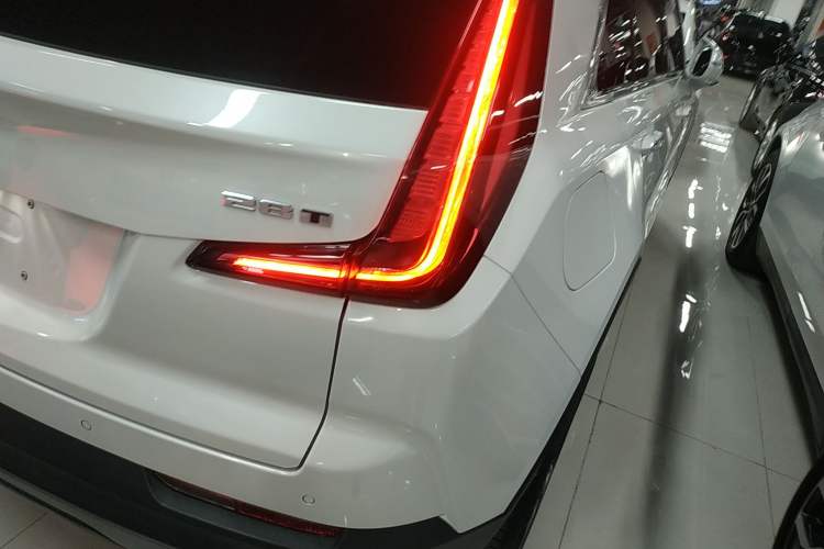 Used Cadillac XT4 2021 28T Four-Wheel Drive Platinum Edition Right Rear Taillight