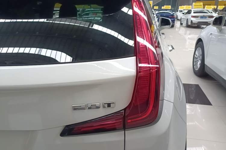 Used Cadillac XT4 2021 28T Two-Wheel Drive Leading Version Right Rear Taillight
