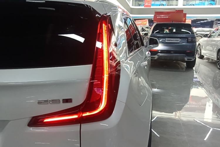 Used Cadillac XT4 2021 28T Two-Wheel Drive Leading Version Right Rear Taillight