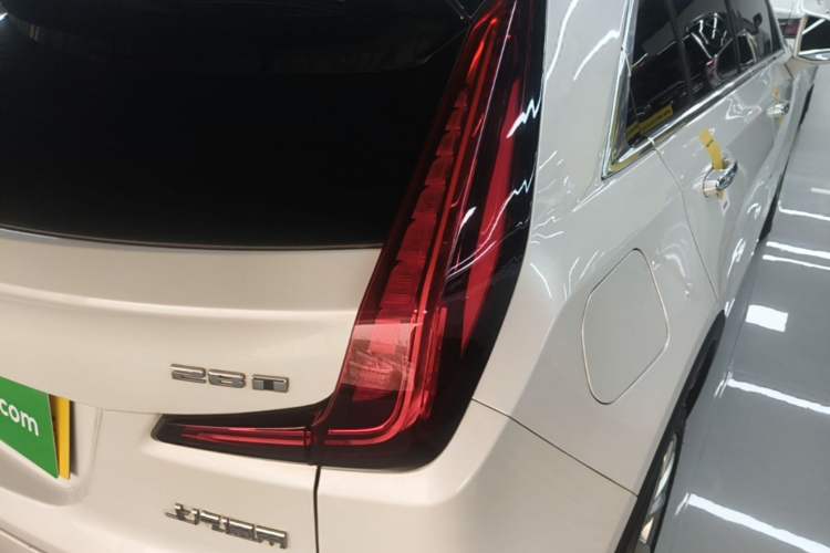 Used Cadillac XT4 2021 28T Two-Wheel Drive Tech Edition Right Rear Taillight