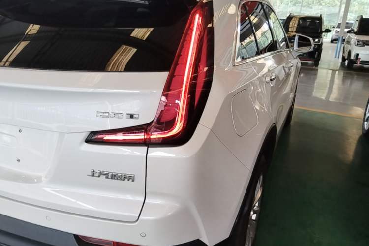 Used Cadillac XT4 2021 28T Two-Wheel Drive Tech Edition Right Rear Taillight