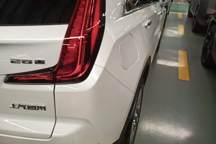 Used Cadillac XT4 2021 28T Two-Wheel Drive Luxury Version Right Rear Taillight