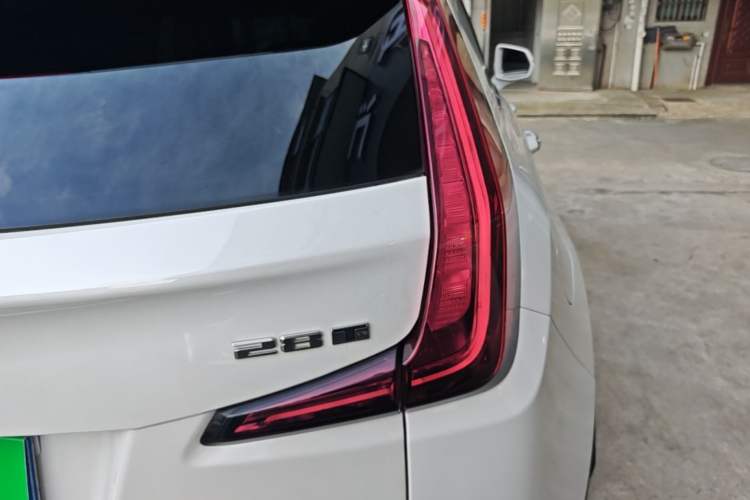 Used Cadillac XT4 2021 28T Two-Wheel Drive Tech Edition Right Rear Taillight