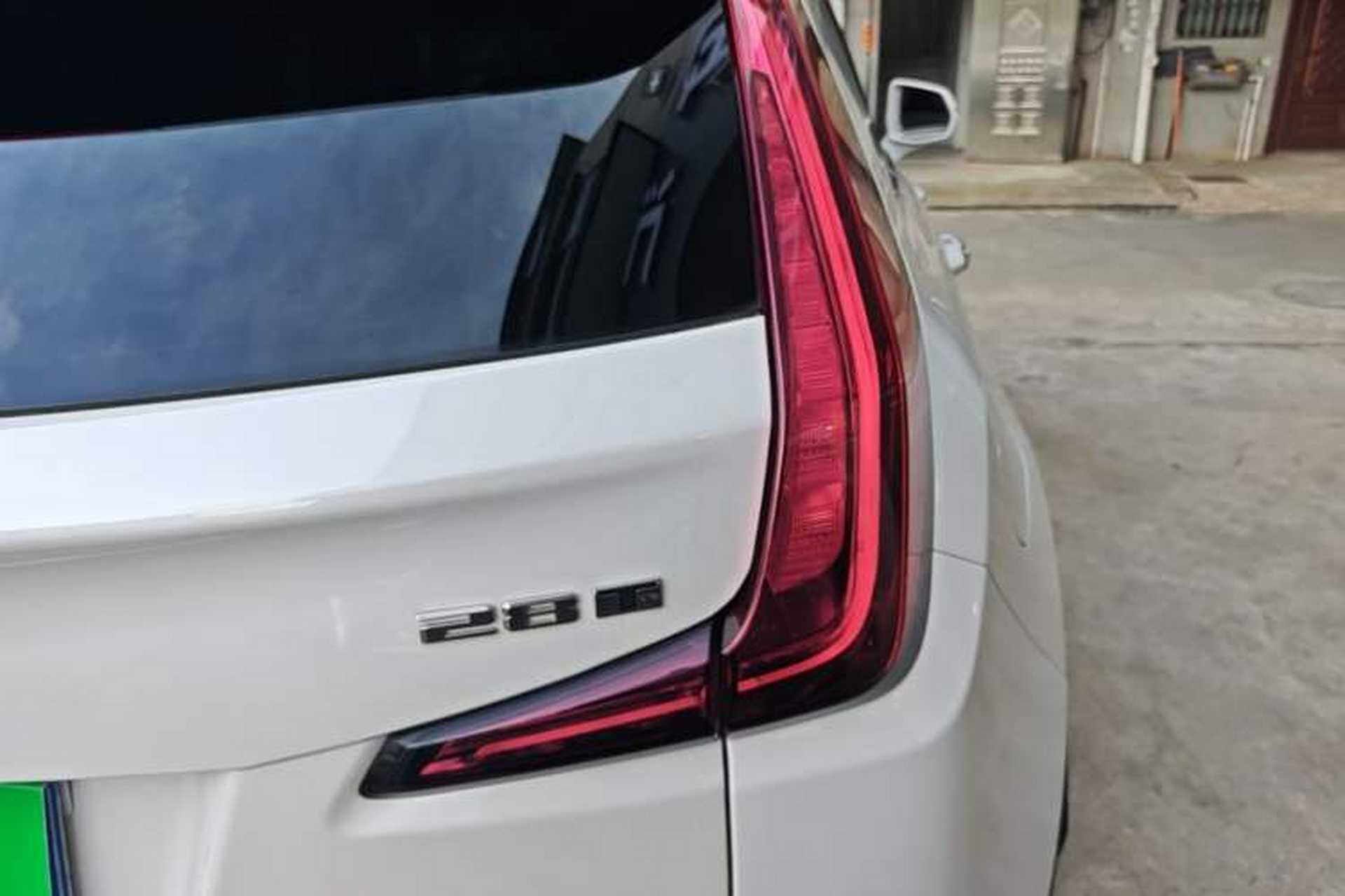 Used Cadillac XT4 2021 28T Two-Wheel Drive Tech Edition Right Rear Taillight