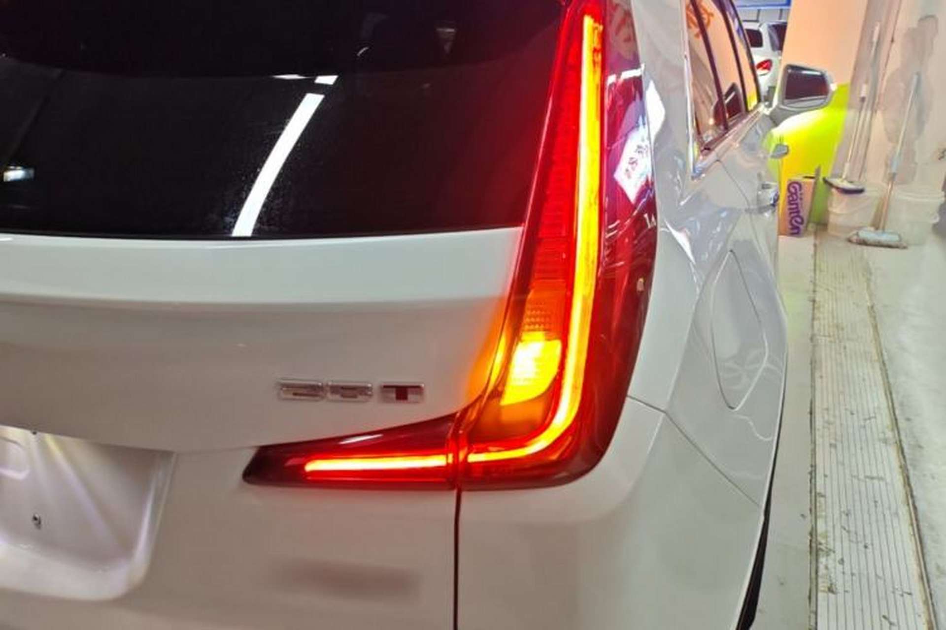 Used Cadillac XT4 2021 28T Two-Wheel Drive Leading Version Right Rear Taillight