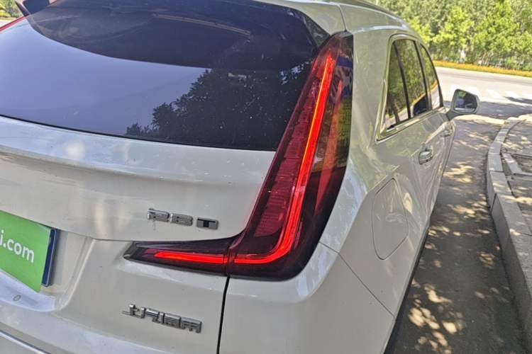 Used Cadillac XT4 2021 28T Two-Wheel Drive Luxury Version Right Rear Taillight