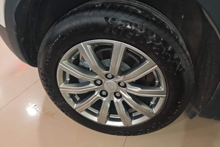 Used Cadillac XT4 2021 28T Two-Wheel Drive Leading Version Right Rear Wheel Hub