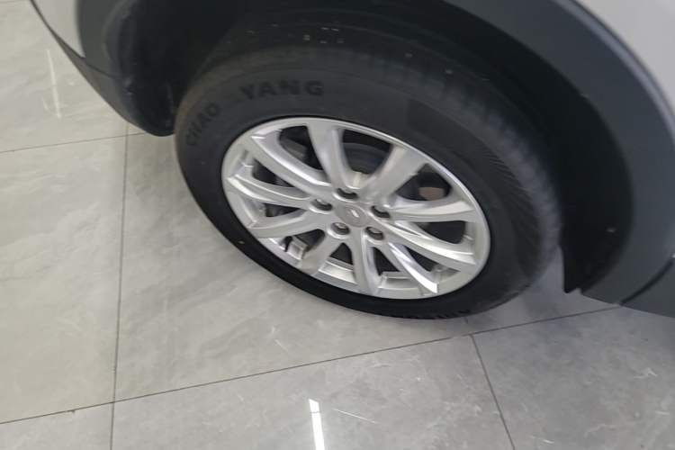Used Cadillac XT4 2021 28T Two-Wheel Drive Tech Edition Right Rear Wheel Hub