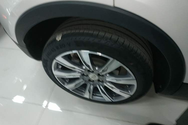 Used Cadillac XT4 2021 28T Four-Wheel Drive Platinum Edition Right Rear Wheel Hub