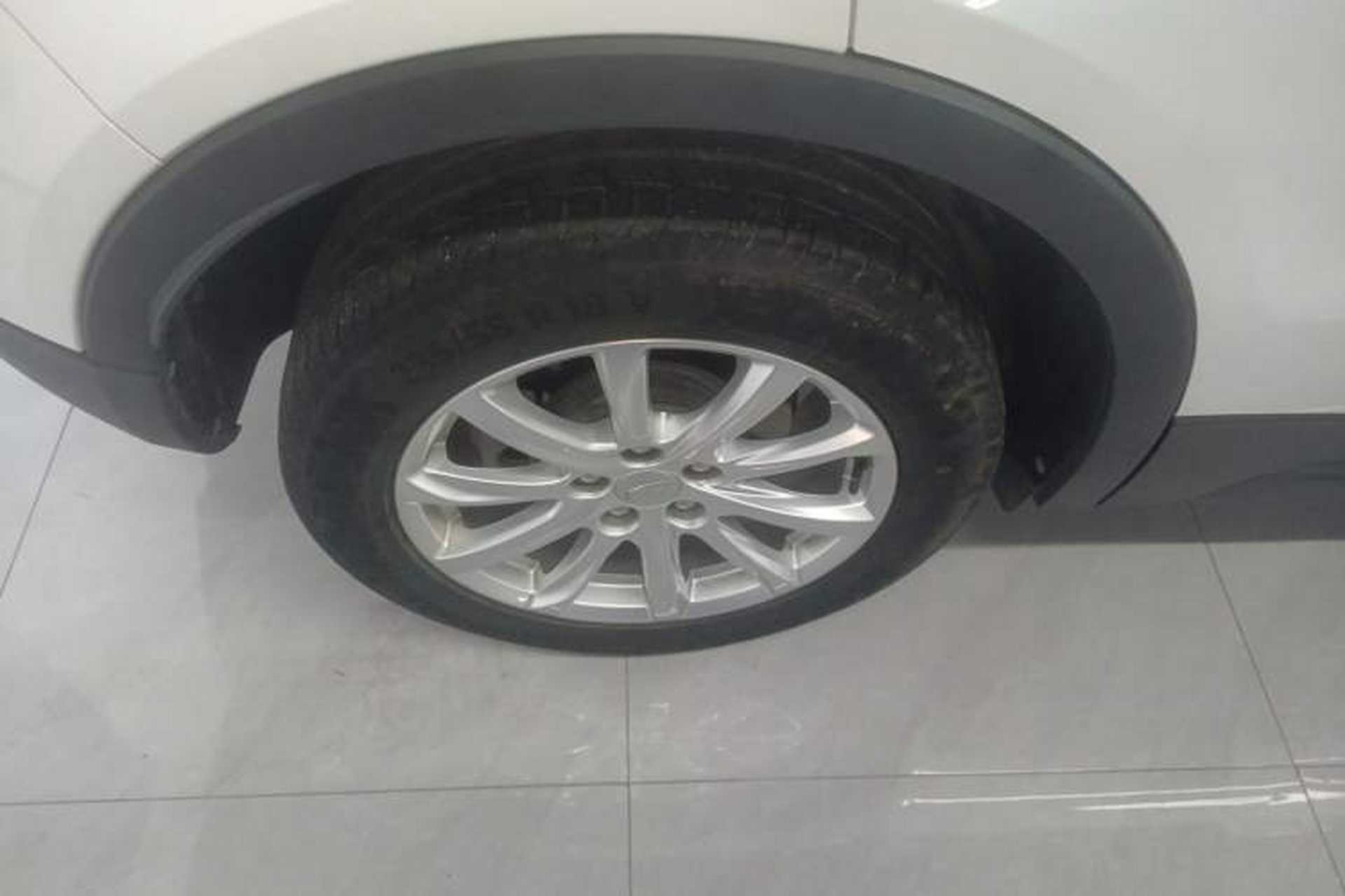 Used Cadillac XT4 2021 28T Two-Wheel Drive Tech Edition Right Rear Wheel Hub