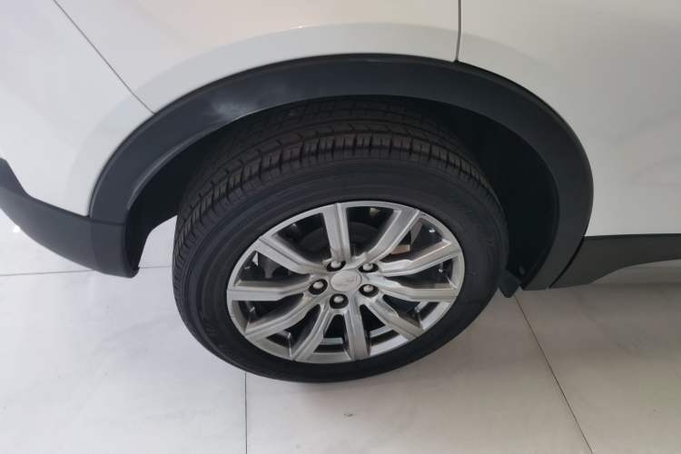 Used Cadillac XT4 2021 28T Two-Wheel Drive Luxury Version Right Rear Wheel Hub