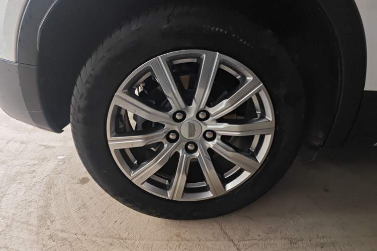 Used Cadillac XT4 2021 28T Two-Wheel Drive Leading Version Right Rear Wheel Hub