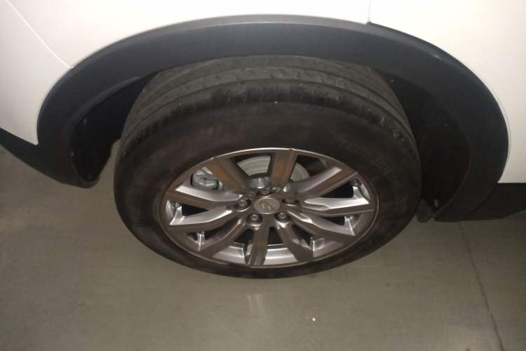 Used Cadillac XT4 2021 28T Two-Wheel Drive Luxury Version Right Rear Wheel Hub