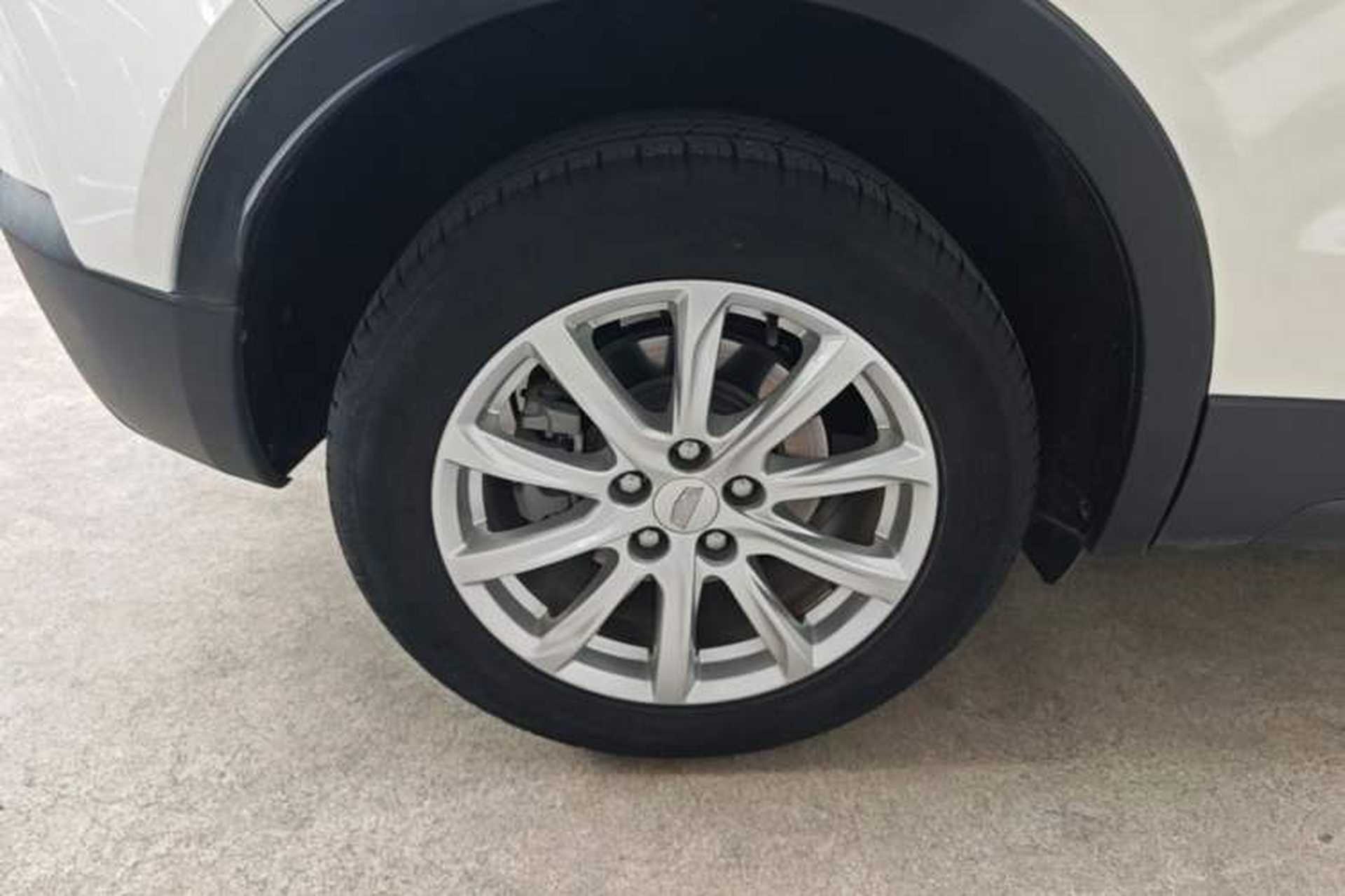 Used Cadillac XT4 2021 28T Two-Wheel Drive Tech Edition Right Rear Wheel Hub
