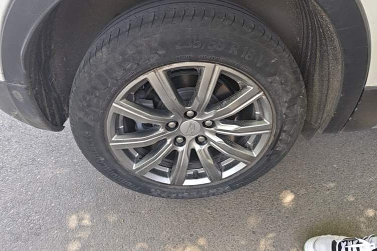 Used Cadillac XT4 2021 28T Two-Wheel Drive Luxury Version Right Rear Wheel Hub