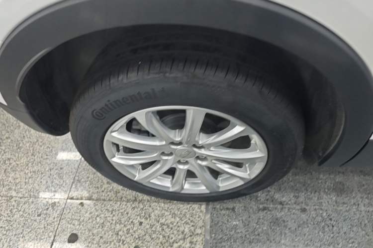 Used Cadillac XT4 2021 28T Two-Wheel Drive Tech Edition Right Rear Wheel Hub