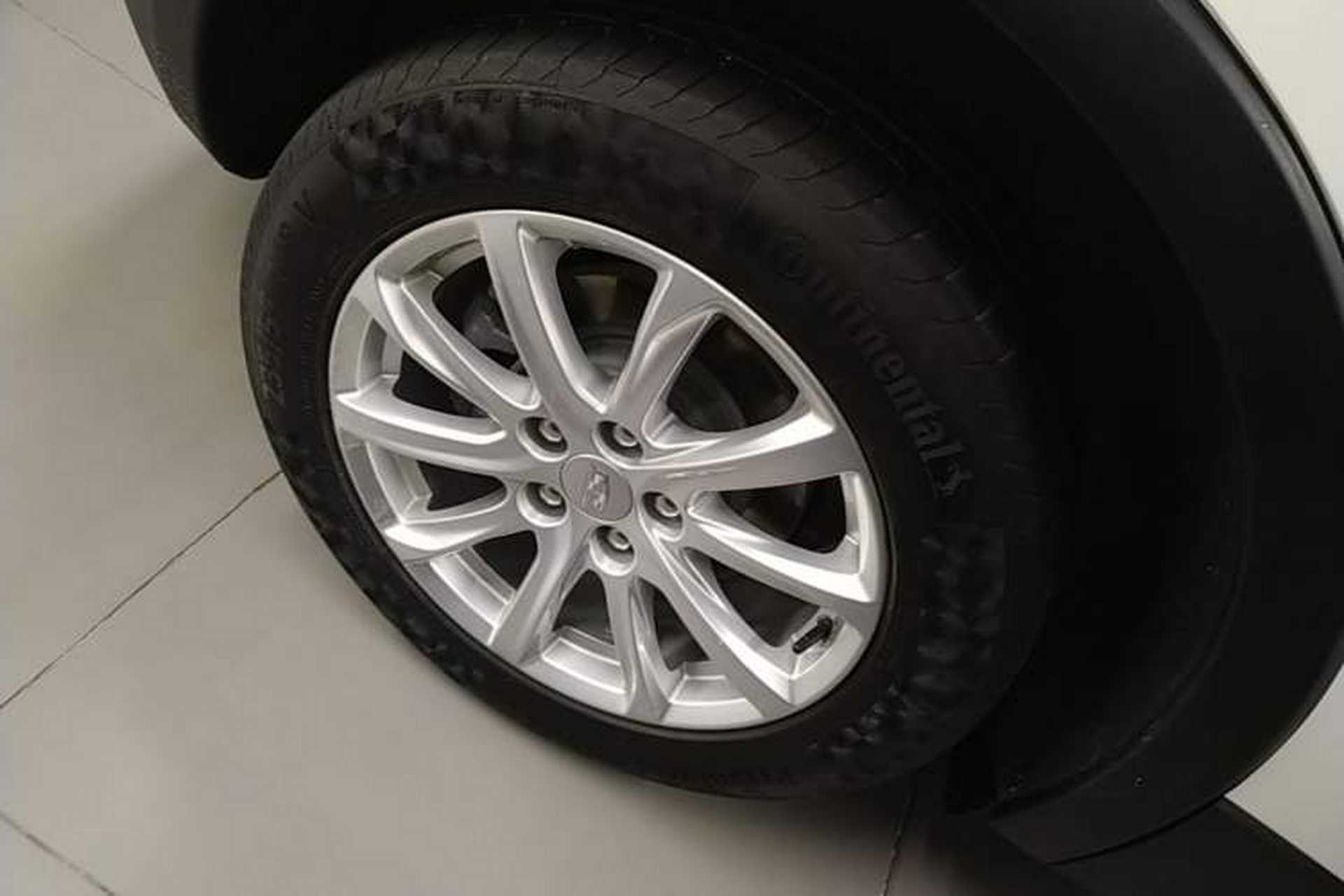Used Cadillac XT4 2021 28T Two-Wheel Drive Tech Edition Right Rear Wheel Hub