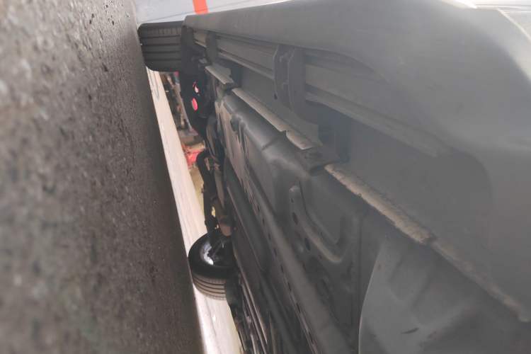 Used Cadillac XT4 2021 28T Two-Wheel Drive Tech Edition Right Side Sill