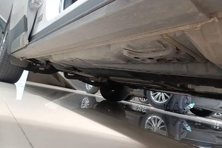 Used Cadillac XT4 2021 28T Two-Wheel Drive Leading Version Right Side Sill