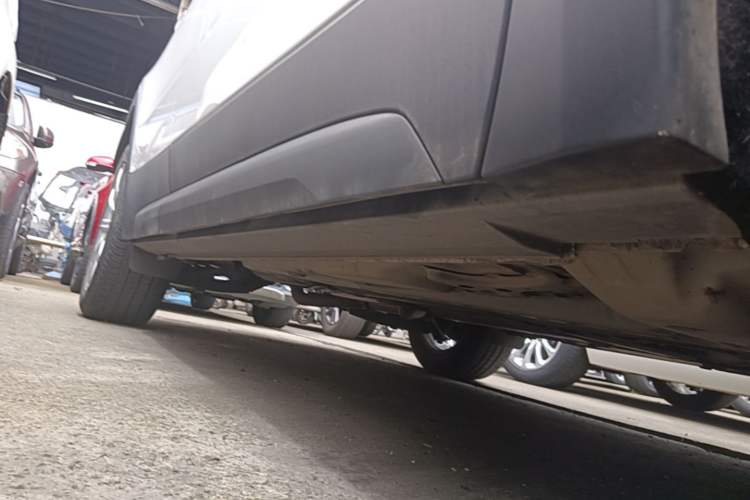 Used Cadillac XT4 2021 28T Two-Wheel Drive Tech Edition Right Side Sill