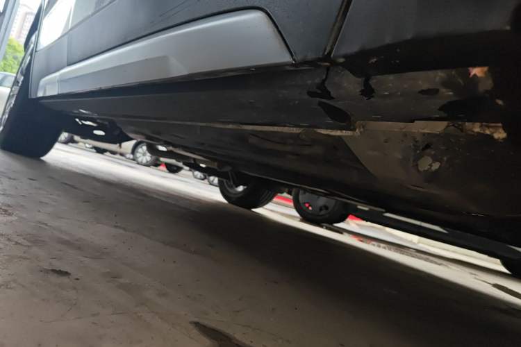 Used Cadillac XT4 2021 28T Two-Wheel Drive Leading Version Right Side Sill