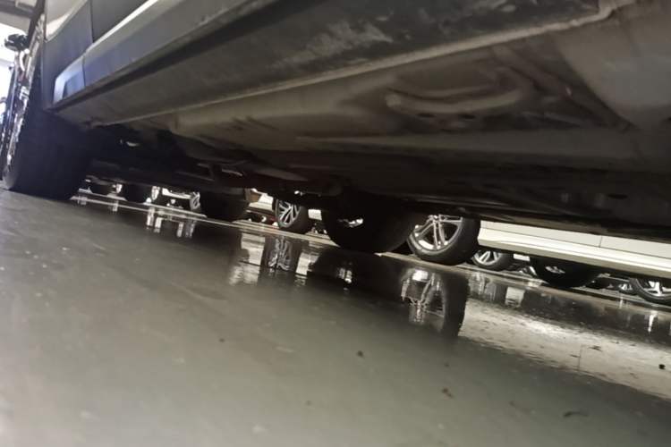 Used Cadillac XT4 2021 28T Two-Wheel Drive Luxury Version Right Side Sill