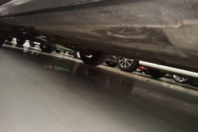 Used Cadillac XT4 2021 28T Two-Wheel Drive Luxury Version Right Side Sill